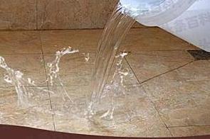 玉溪市漏水维修 免砸砖防水材料该如何施工
